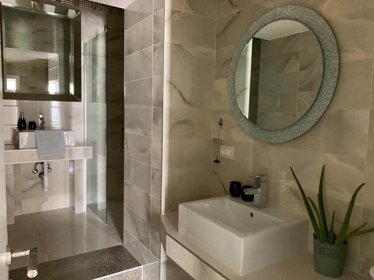 Deluxe Suites Mandić Omiš Extérieur photo