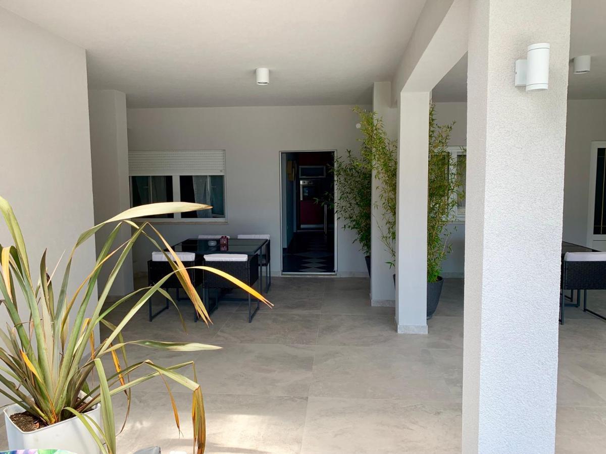 Deluxe Suites Mandić Omiš Extérieur photo