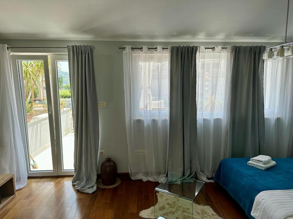 Deluxe Suites Mandić Omiš Extérieur photo